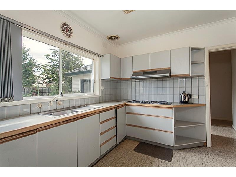 27 Manfred Avenue, St Albans VIC 3021