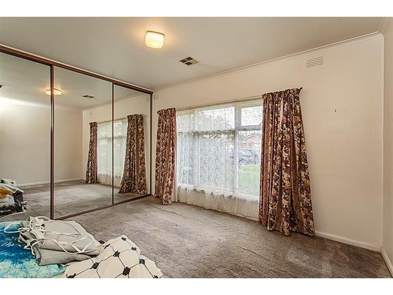 27 Manfred Avenue, St Albans VIC 3021