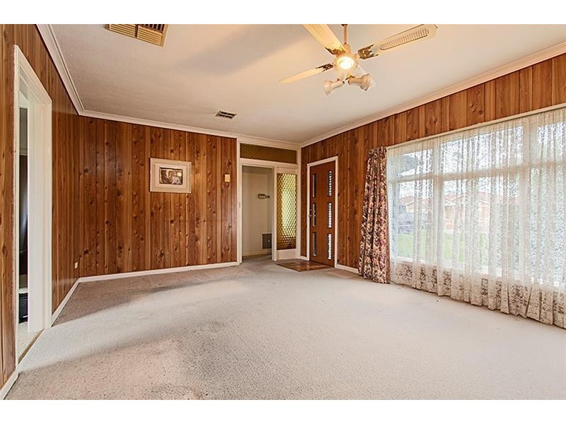 27 Manfred Avenue, St Albans VIC 3021