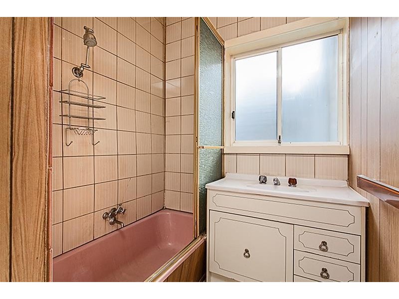 27 Manfred Avenue, St Albans VIC 3021