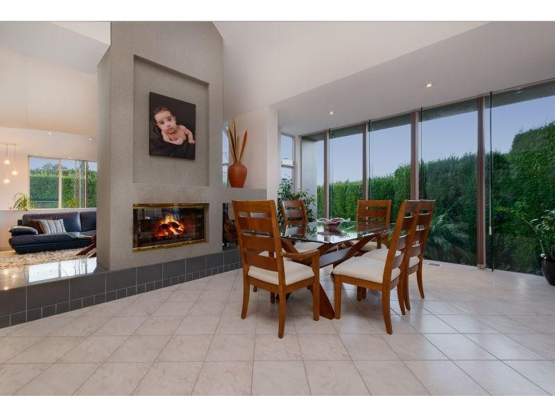 11 Renee Close, Mulgrave VIC 3170