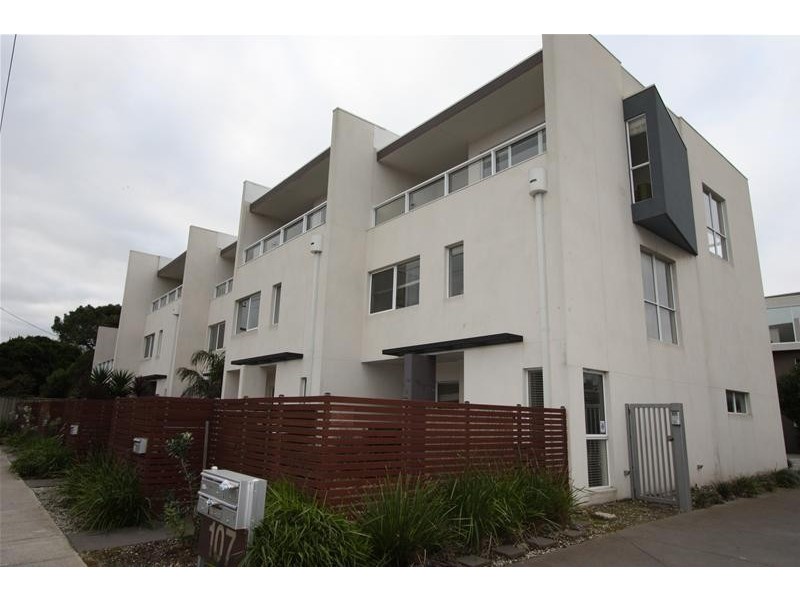 3/107 Nepean Highway, Seaford VIC 3198
