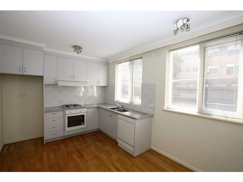 9/13 Lansdowne Road, St Kilda East VIC 3183