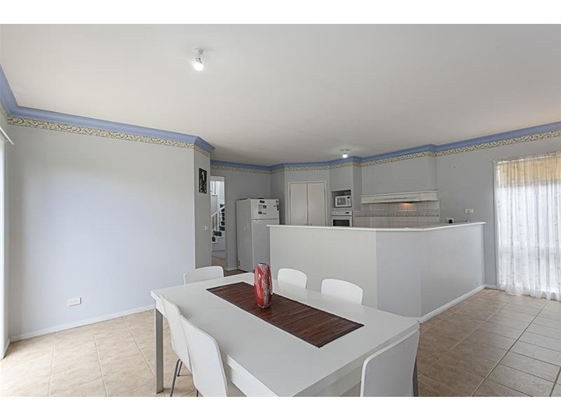 13 Daylesford  Terrace, Caroline Springs VIC 3023