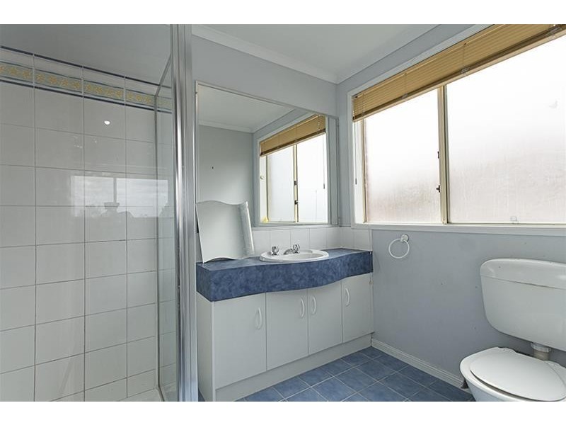 13 Daylesford  Terrace, Caroline Springs VIC 3023