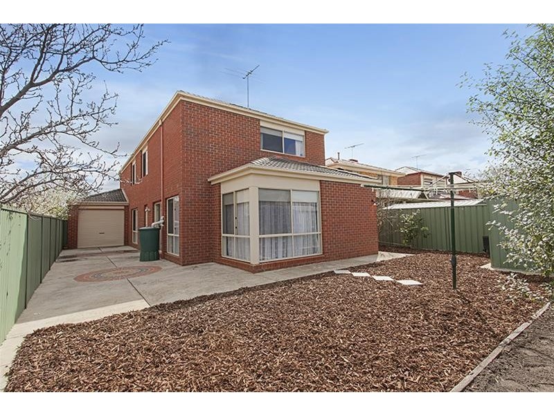 13 Daylesford  Terrace, Caroline Springs VIC 3023