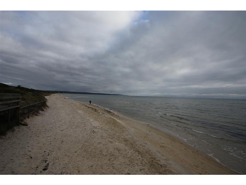 15 Belvedere Road, Seaford VIC 3198