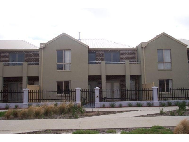 8 Shell Lane, Point Cook VIC 3030