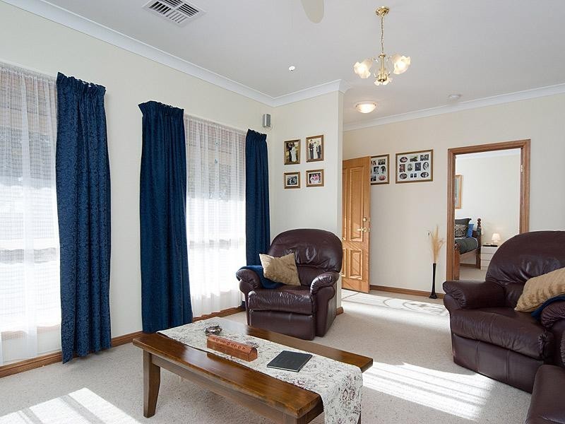 55 Parker Avenue, Strathalbyn SA 5255