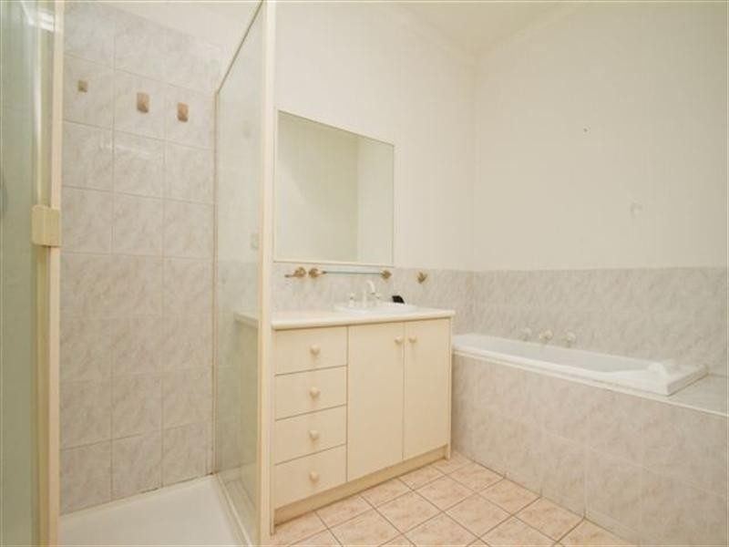 2/409 Waterdale Road, Heidelberg West VIC 3081