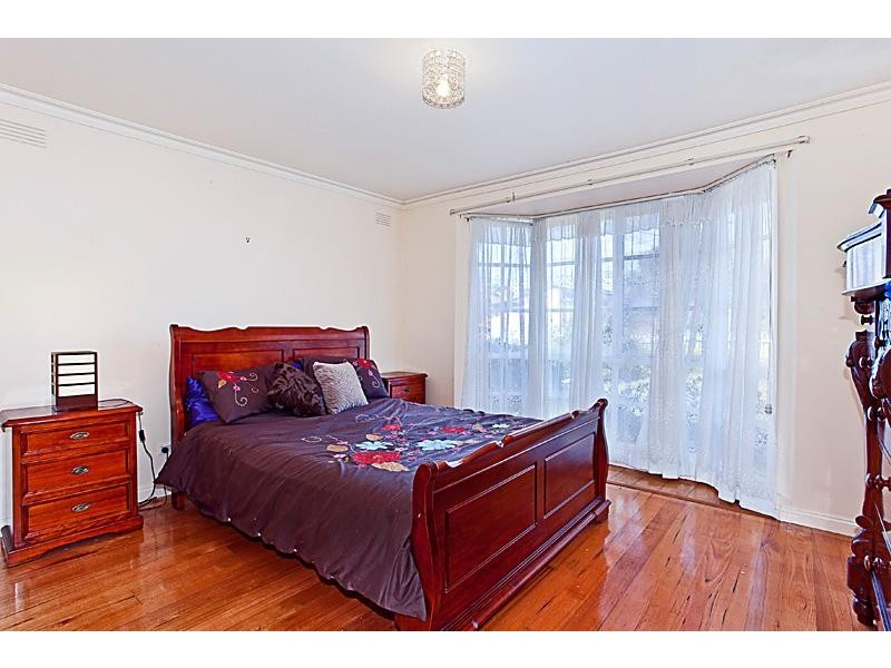 13 Bellevue Avenue, Burwood East VIC 3151