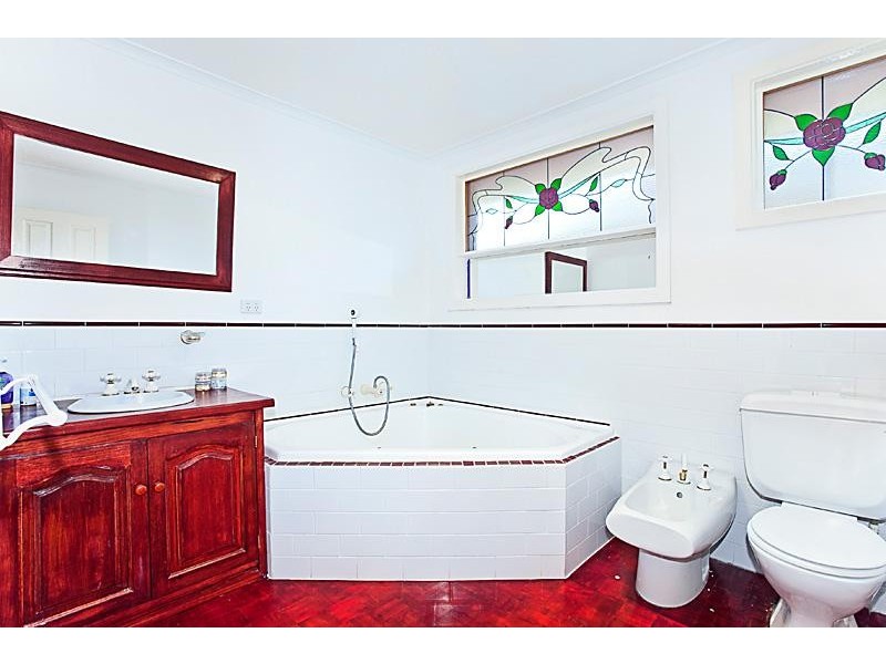 13 Bellevue Avenue, Burwood East VIC 3151