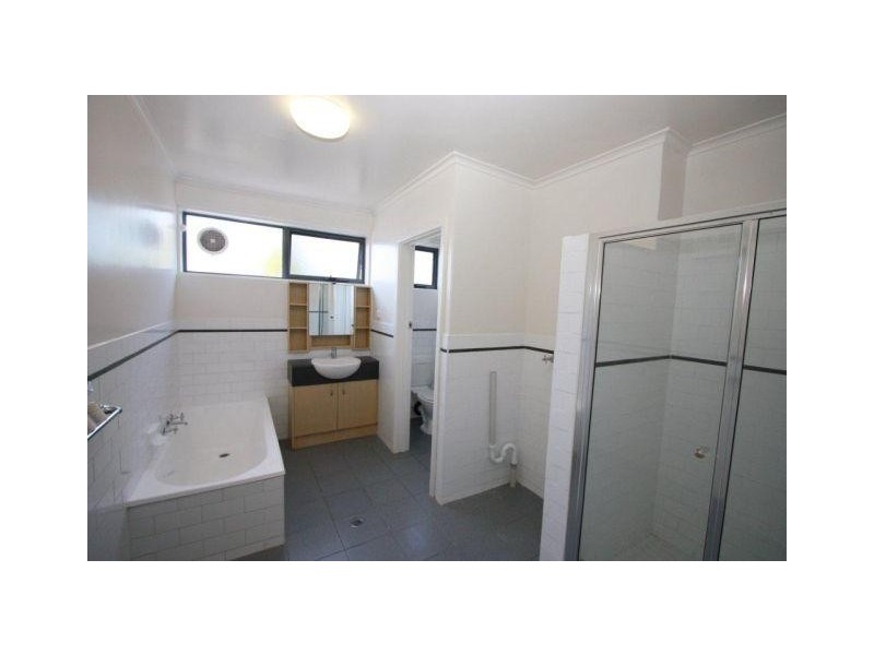 4/25 Nepean Highway, Elwood VIC 3184