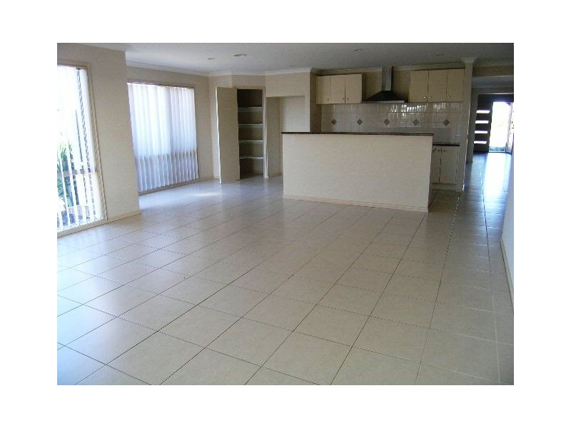 2 Fairbridge Road, Point Cook VIC 3030