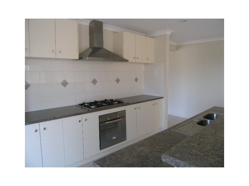 2 Fairbridge Road, Point Cook VIC 3030