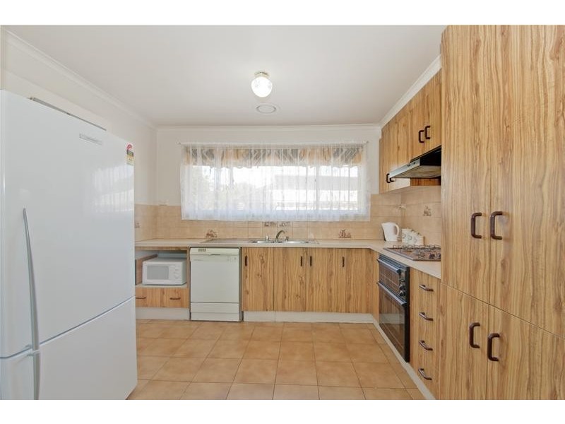 11 Rex Street, Kings Park VIC 3021