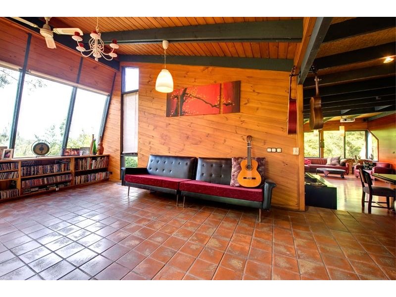 10 Barclay Avenue, Upper Ferntree Gully VIC 3156