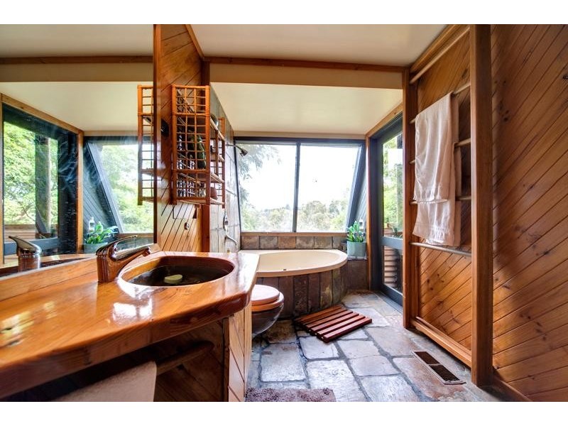 10 Barclay Avenue, Upper Ferntree Gully VIC 3156