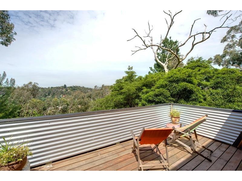 10 Barclay Avenue, Upper Ferntree Gully VIC 3156