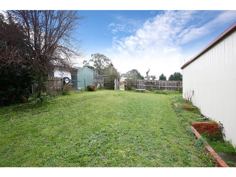 21 Holmes Road, Mooroolbark VIC 3138