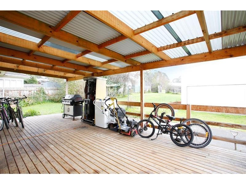 21 Holmes Road, Mooroolbark VIC 3138