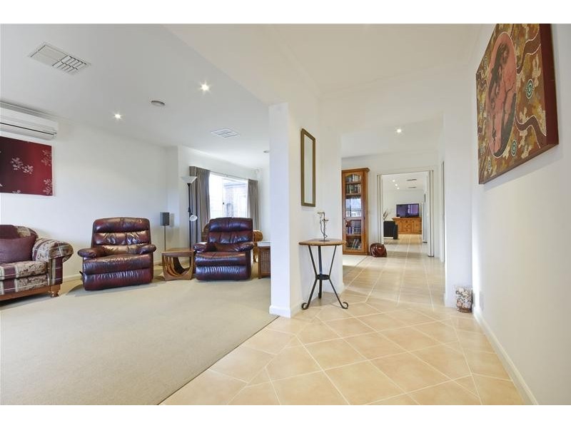 14 Lambeth Court, Point Cook VIC 3030