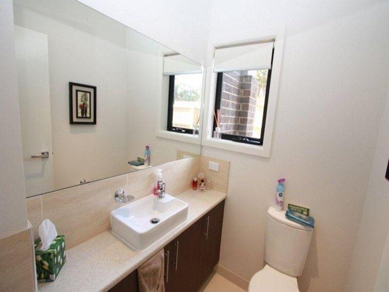 2/104 Bernard Street, Cheltenham VIC 3192