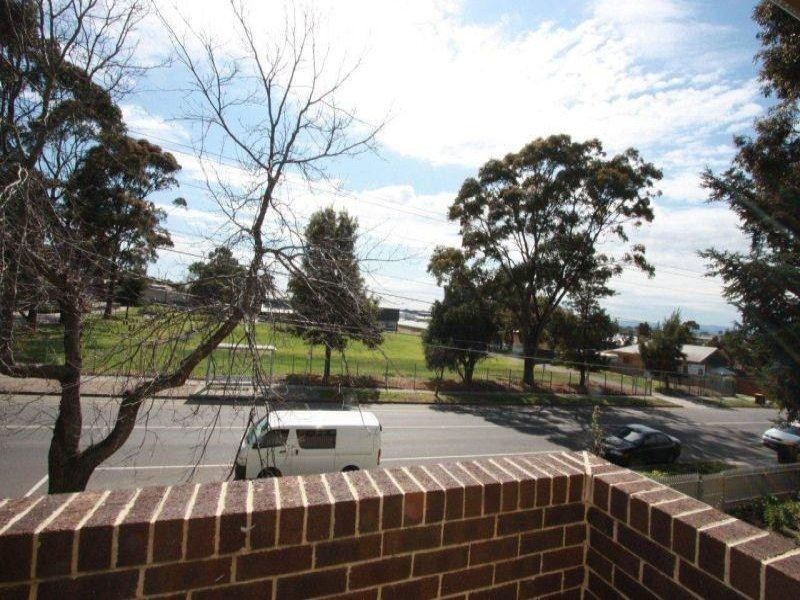 2/104 Bernard Street, Cheltenham VIC 3192