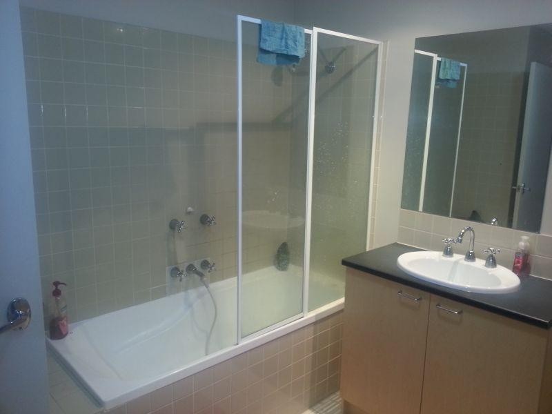 28/1 Gatehouse  Drive, Kensington VIC 3031