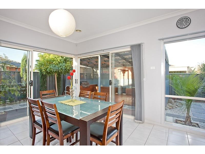 47 Dobell Crescent, Caroline Springs VIC 3023