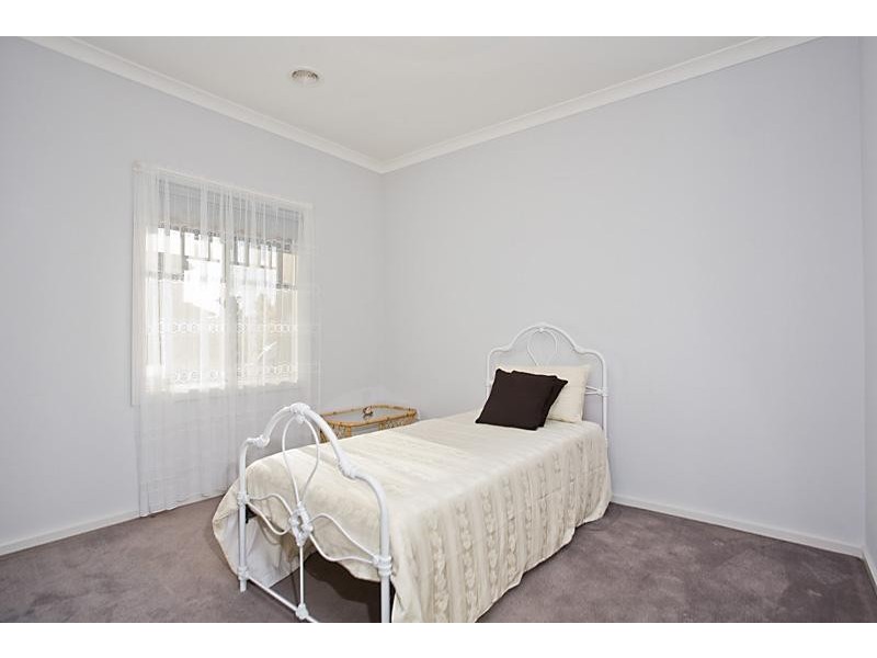 47 Dobell Crescent, Caroline Springs VIC 3023