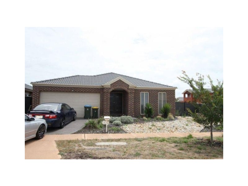 2 Fairbridge Road, Point Cook VIC 3030