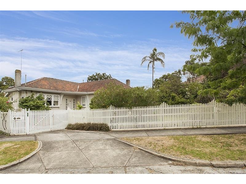 1 Wanawong Crescent, Camberwell VIC 3124