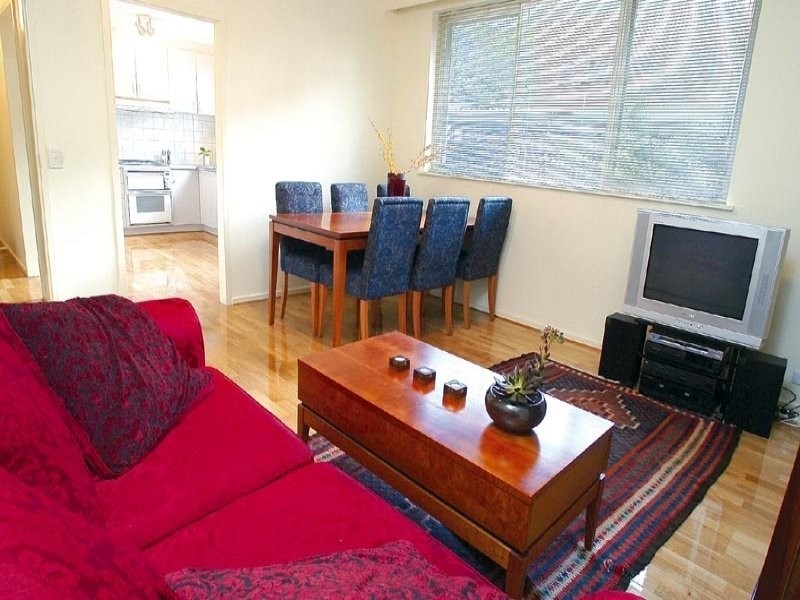 9/13 Lansdowne Road, St Kilda East VIC 3183