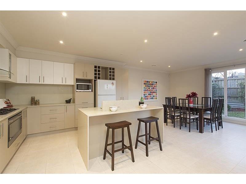6 Pescott Close, Burwood VIC 3125
