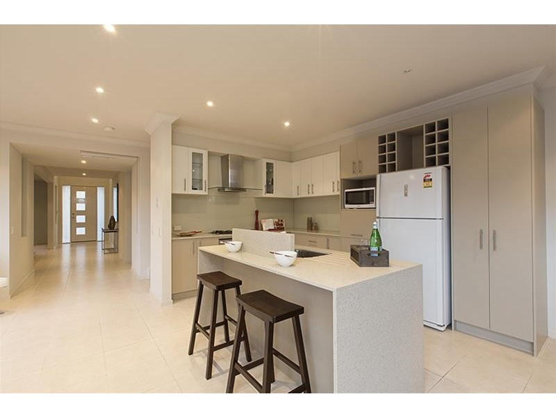 6 Pescott Close, Burwood VIC 3125