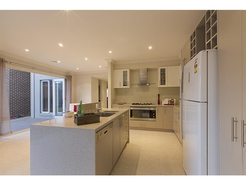 6 Pescott Close, Burwood VIC 3125