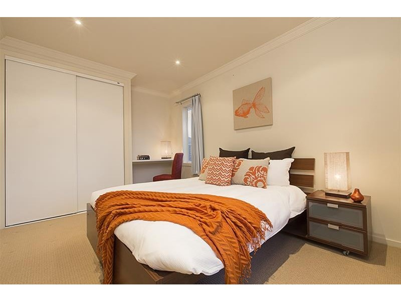 6 Pescott Close, Burwood VIC 3125
