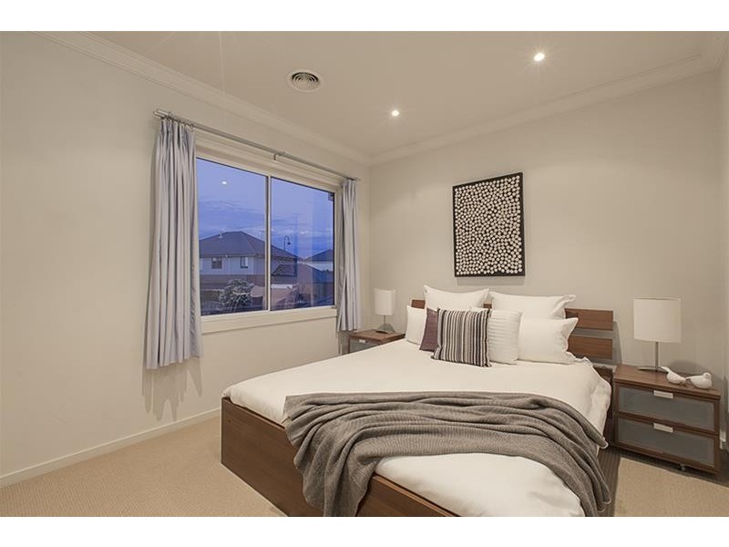 6 Pescott Close, Burwood VIC 3125