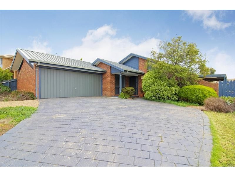 12 Riversdale Crescent, Darley VIC 3340