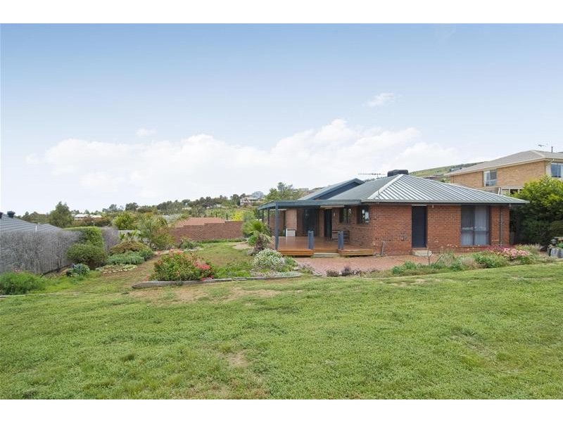 12 Riversdale Crescent, Darley VIC 3340