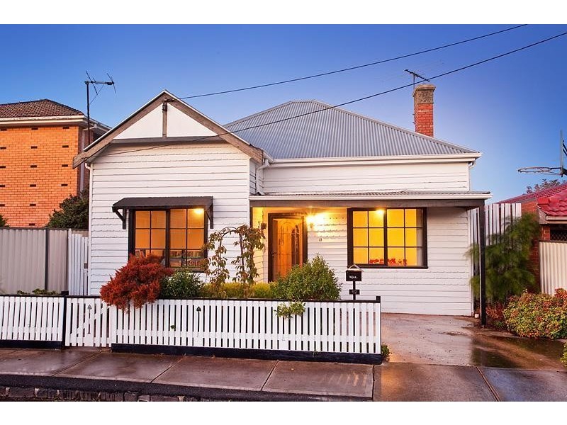12 Sydenham Street, Seddon VIC 3011