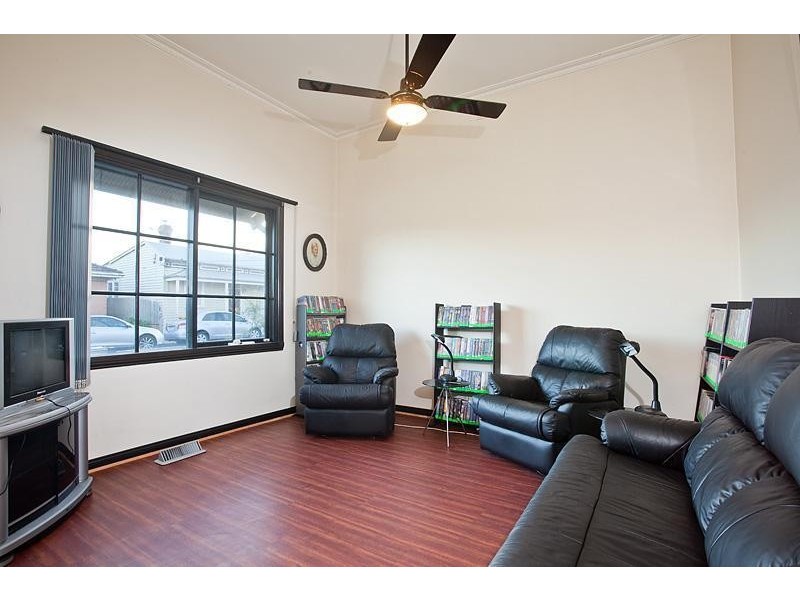 12 Sydenham Street, Seddon VIC 3011