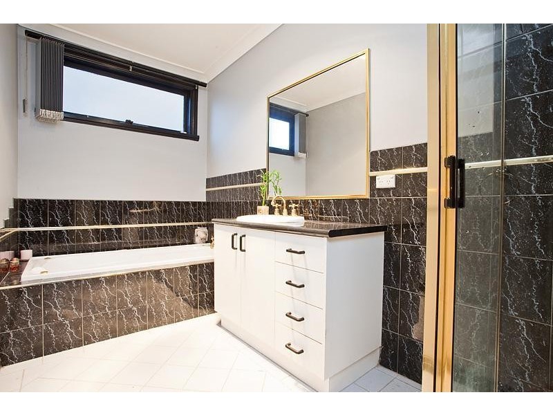 12 Sydenham Street, Seddon VIC 3011