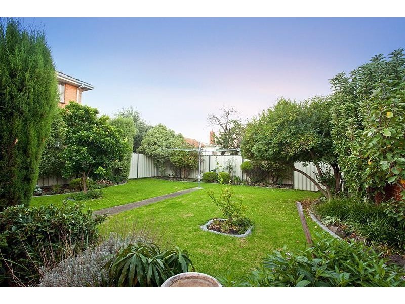 12 Sydenham Street, Seddon VIC 3011