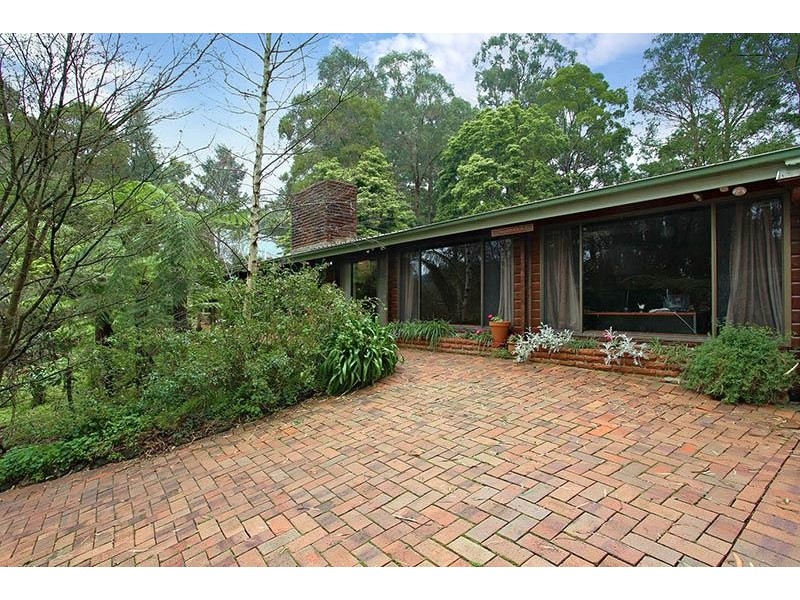 6 Lakeside Drive, Emerald VIC 3782