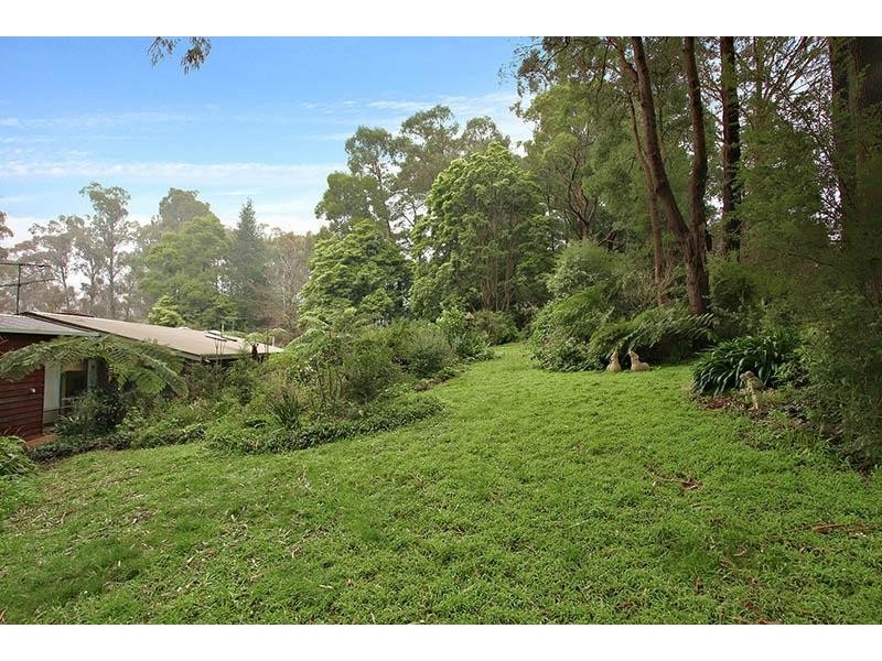 6 Lakeside Drive, Emerald VIC 3782