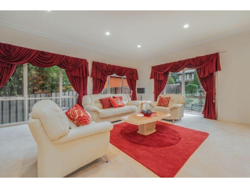8 Brazilia Drive, Glen Waverley VIC 3150