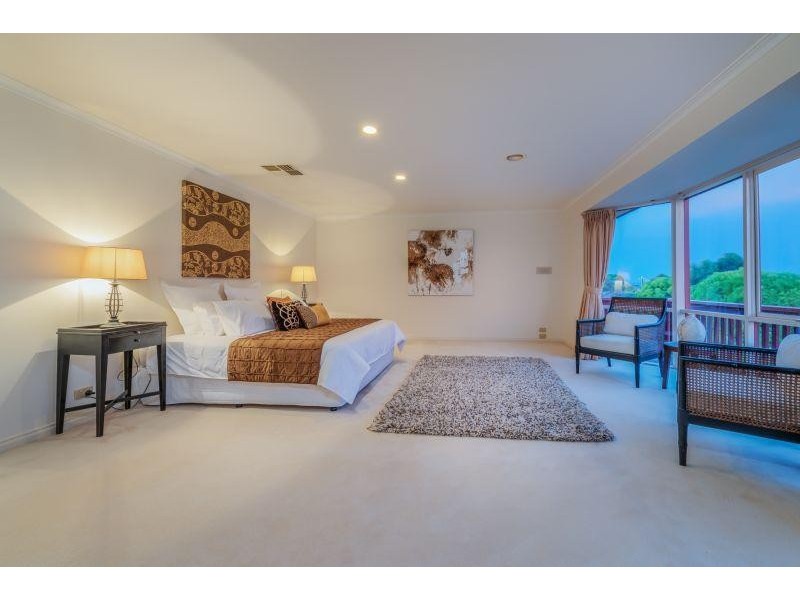 8 Brazilia Drive, Glen Waverley VIC 3150