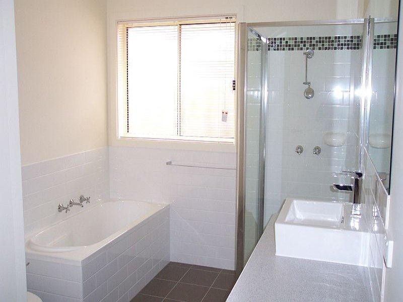 2/22 Gregory Street, Oak Park VIC 3046